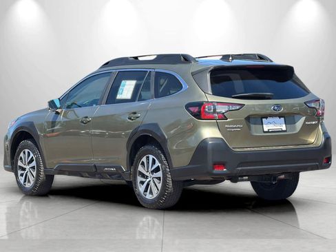 Used 2023 Subaru Outback Premium AWD/4WD image 6