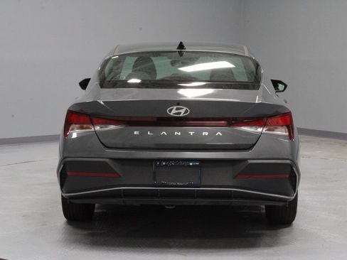 Used 2024 Hyundai Elantra SEL FWD image 10