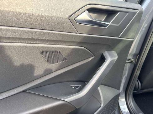 Used 2025 Volkswagen Jetta Sport image 12