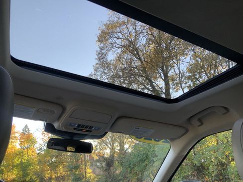 Used 2020 Ford Explorer Limited w/ Class III Trailer Tow Package image 10