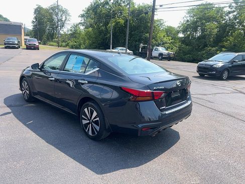 Used 2022 Nissan Altima 2.5 SV w/ SV Premium Package image 7
