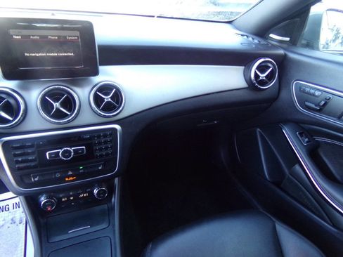 Used 2014 Mercedes-Benz CLA 250 image 29