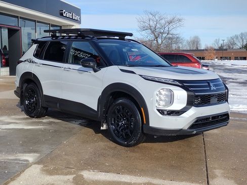 New 2026 Mitsubishi Outlander Trail Edition image 13