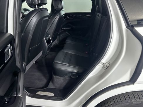 Used 2021 Porsche Cayenne S AWD/4WD image 21