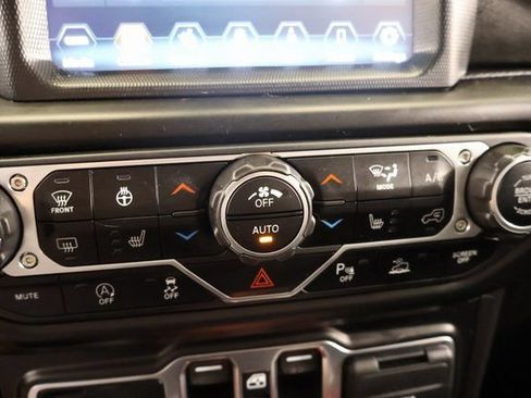 Used 2021 Jeep Wrangler Unlimited Sahara AWD/4WD image 24