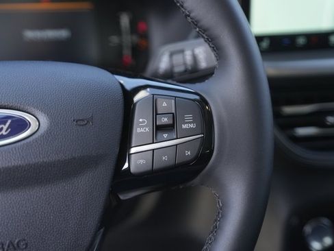 Used 2025 Ford Escape SE image 23