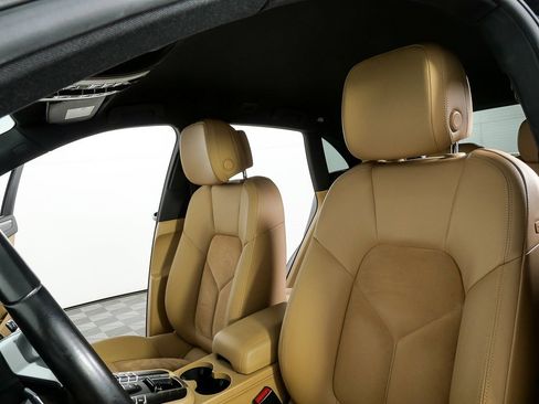 Used 2017 Porsche Macan image 5