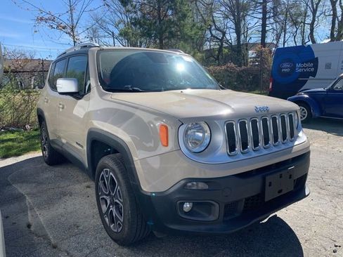 Used 2016 Jeep Renegade Limited image 2