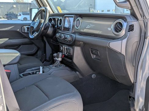 Used 2021 Jeep Wrangler Unlimited Sahara w/ Uconnect 4C Nav & Sound Group AWD/4WD image 26