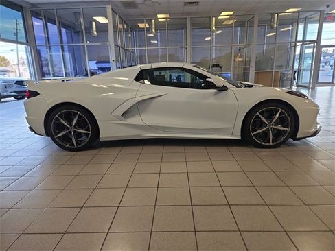 Used 2023 Chevrolet Corvette Stingray Convertible w/ Z51 Performance Package image 9