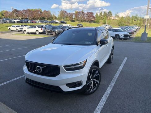 Used 2020 Volvo XC40 T5 R-Design w/ Protection Package Premier AWD/4WD image 1