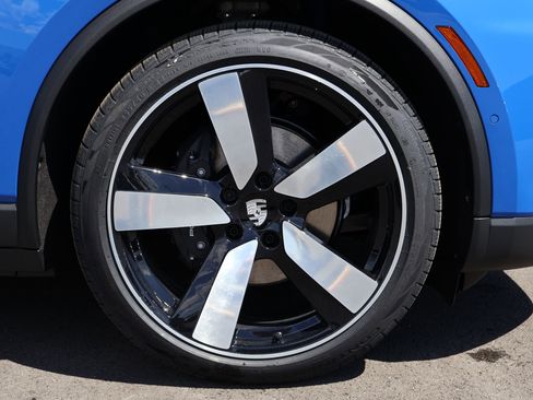 New 2026 Porsche Macan 4 Electric image 26