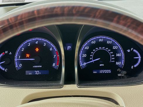 Used 2012 Toyota Avalon Limited image 18