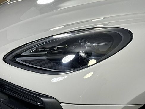 Certified 2024 Porsche Macan GTS AWD/4WD image 28