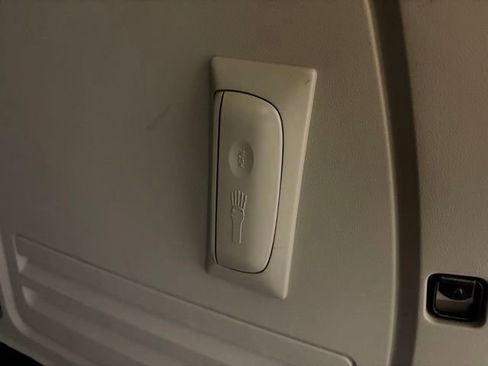 Used 2012 Chrysler Town & Country Touring-L w/ Premium Group FWD image 14
