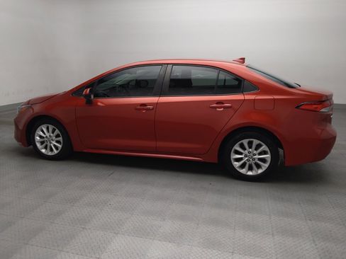Used 2021 Toyota Corolla LE w/ LE Convenience Package FWD image 3