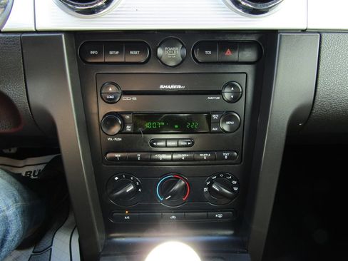 Used 2006 Ford Mustang GT RWD image 19
