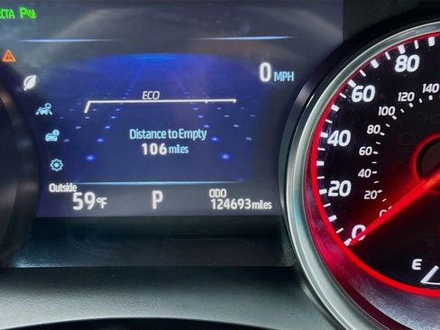 Used 2018 Toyota Camry XSE image 8