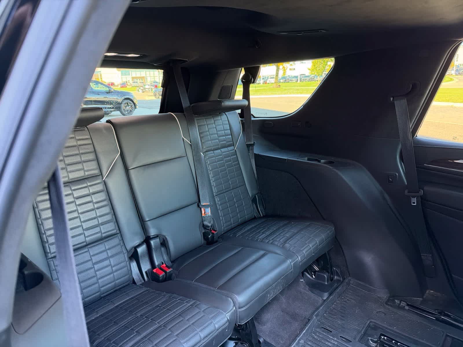 Used 2024 Cadillac Escalade Sport Platinum w/ LPO, ONYX Package AWD/4WD image 14