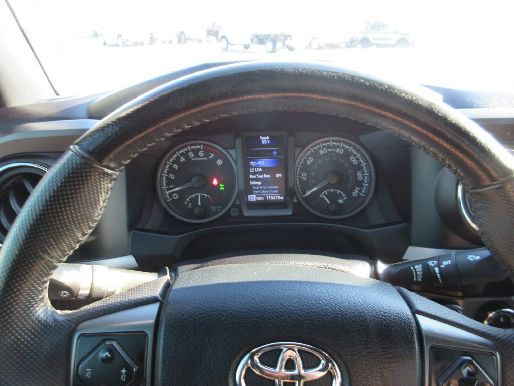 Used 2023 Toyota Tacoma TRD Sport w/ Technology Package AWD/4WD image 28