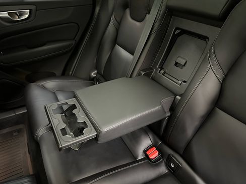 Used 2024 Volvo XC60 T8 Ultimate w/ Protection Package Premier image 32