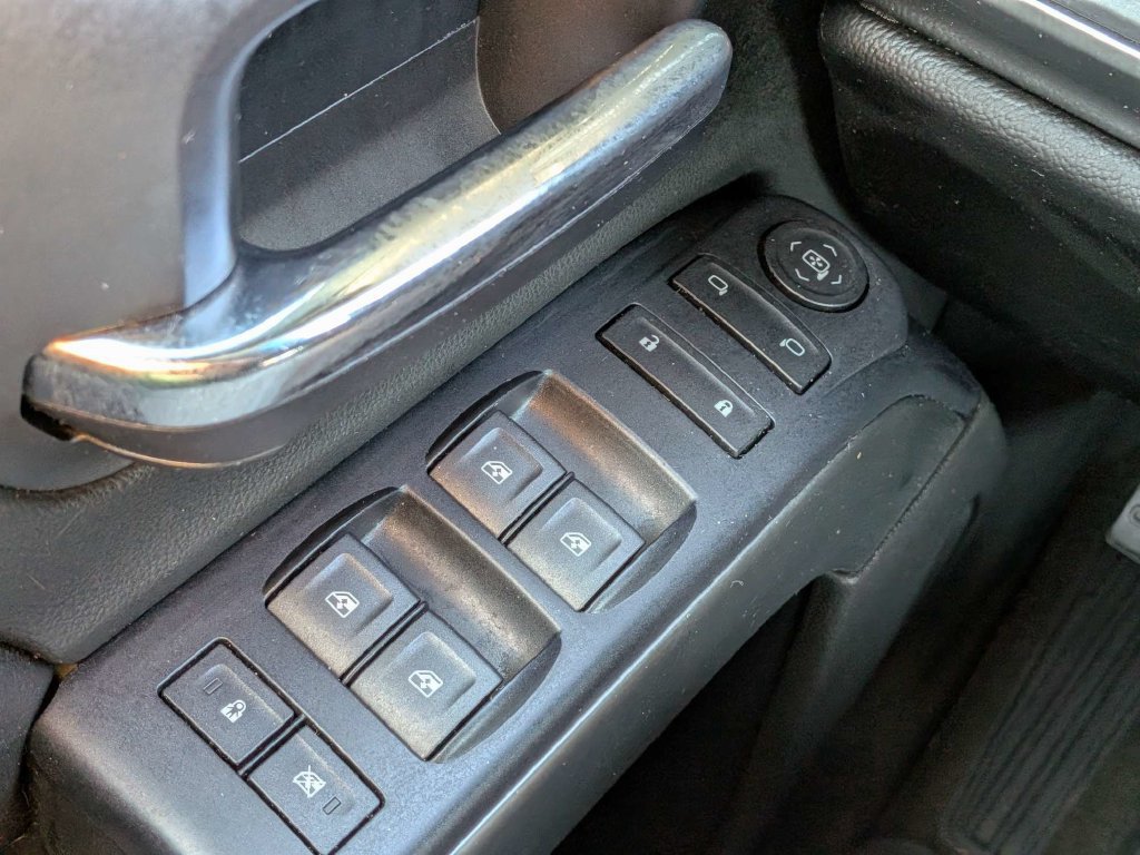 Used 2018 Chevrolet Silverado 1500 LT w/ All Star Edition RWD image 24