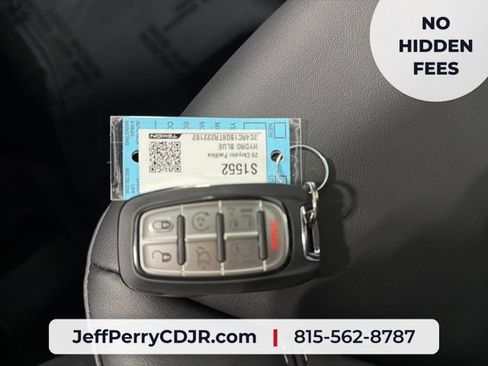 New 2026 Chrysler Pacifica Select w/ S Appearance Package FWD image 35