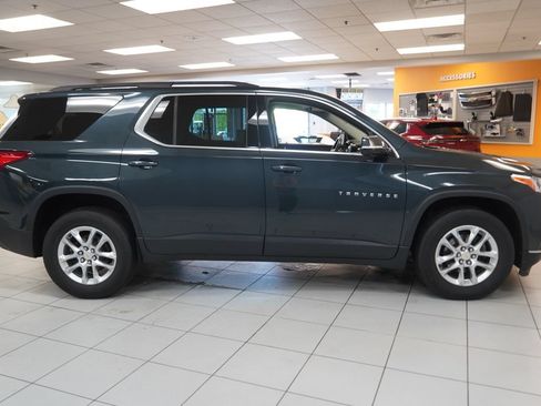 Used 2020 Chevrolet Traverse LT w/ Driver Confidence II Package AWD/4WD image 13