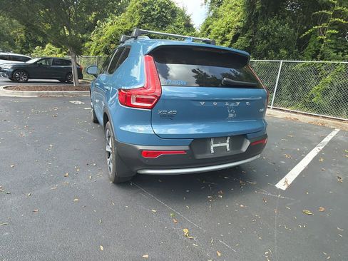 Certified 2023 Volvo XC40 B5 Plus w/ Climate Package AWD/4WD image 12