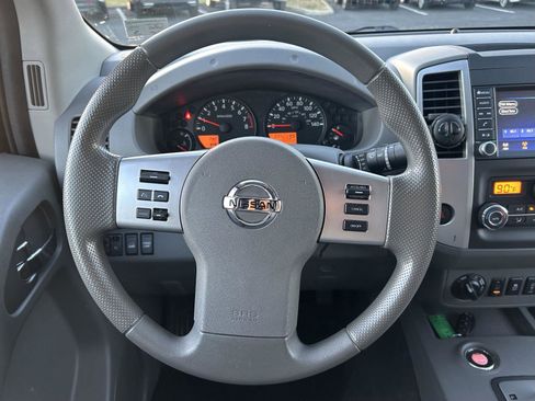 Used 2020 Nissan Frontier SV image 18