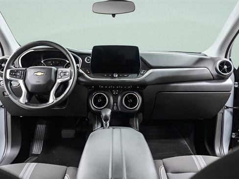 Used 2025 Chevrolet Blazer LT image 9