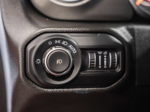 Used 2022 Jeep Wrangler Unlimited Sahara w/ Cold Weather Group AWD/4WD image 39