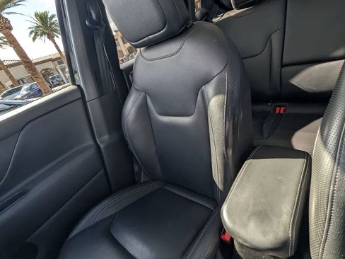 Used 2022 Jeep Renegade Limited w/ Sun, Sound & Wheels Group AWD/4WD image 6