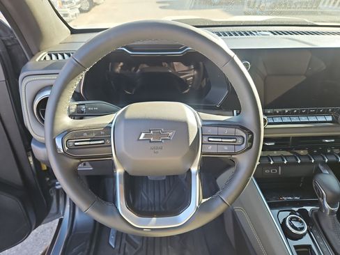 Used 2025 Chevrolet Colorado ZR2 image 17