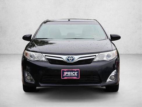 Used 2013 Toyota Camry XLE FWD image 2