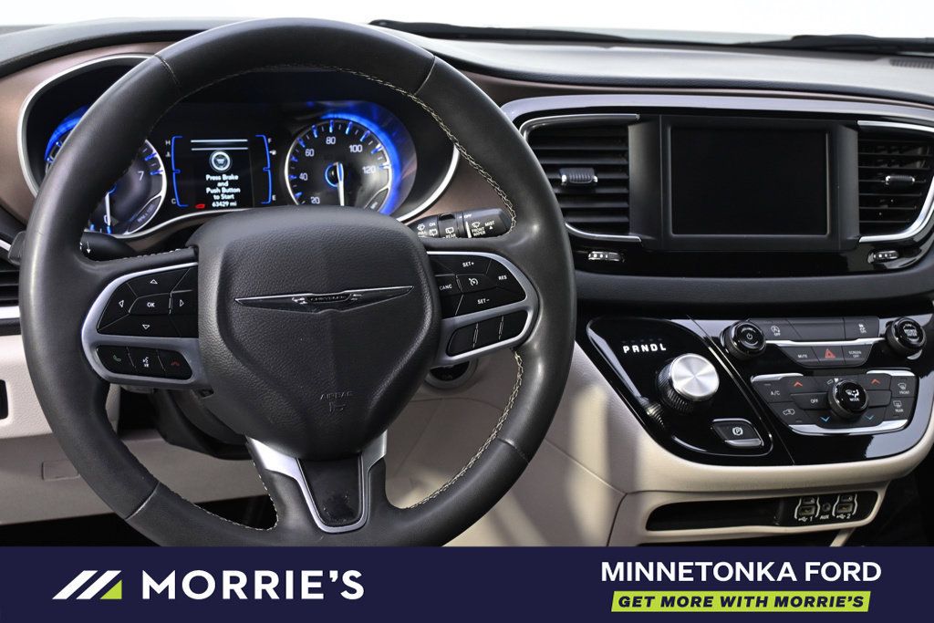 Used 2023 Chrysler Voyager LX FWD image 11