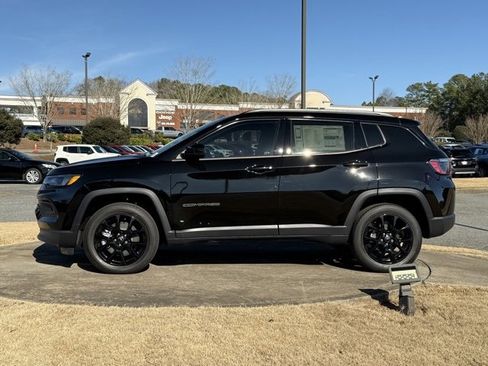 New 2026 Jeep Compass Latitude image 4