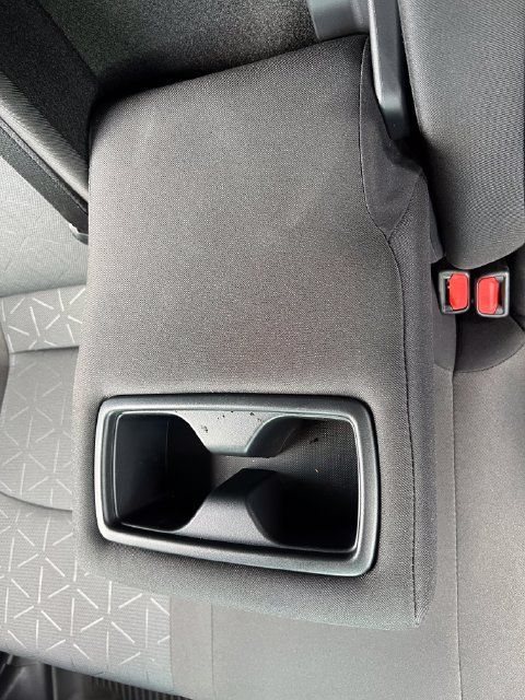 Used 2025 Toyota RAV4 XLE FWD image 36