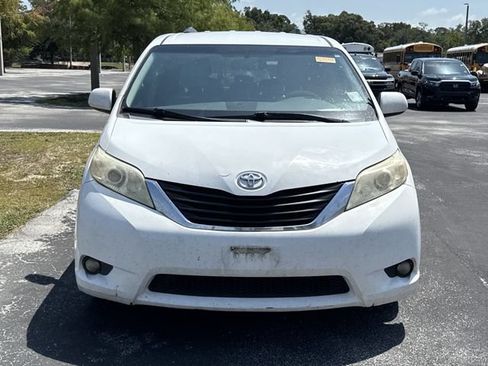 Used 2014 Toyota Sienna LE FWD image 3
