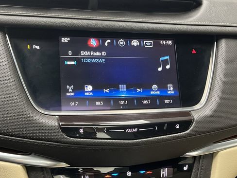 Used 2017 Cadillac XT5 Luxury w/ Driver Awareness Package image 18