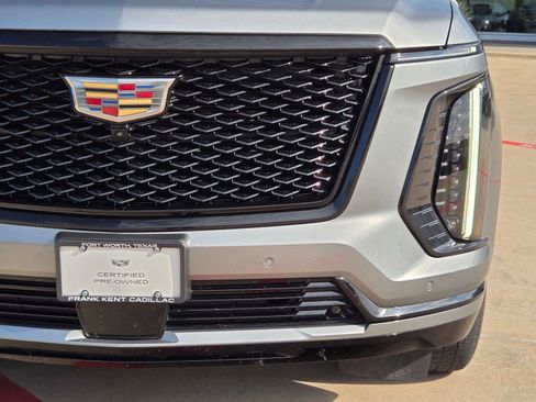 Used 2025 Cadillac Escalade Sport Platinum AWD/4WD image 6