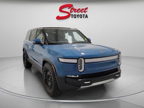 Used 2024 Rivian R1S Adventure image 6
