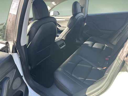 Used 2021 Tesla Model 3 Standard Range Plus image 16