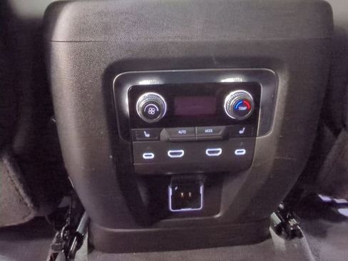 Used 2024 GMC Yukon Denali Ultimate image 5