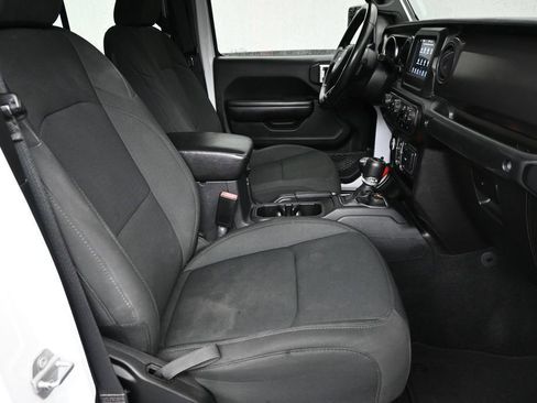 Used 2021 Jeep Gladiator Sport AWD/4WD image 23