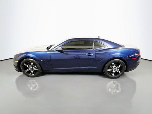 Used 2015 Chevrolet Camaro LT RWD image 4