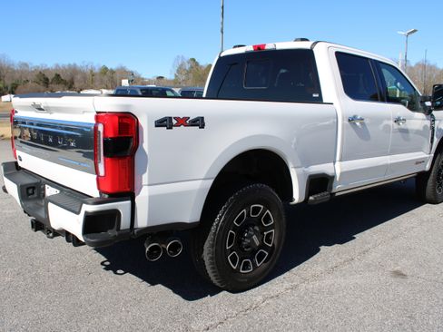 Used 2024 Ford F250 Platinum image 6