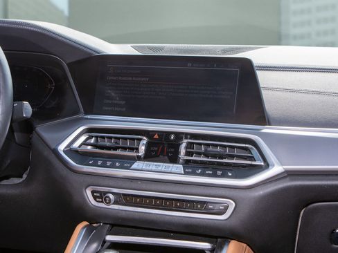 Used 2023 BMW X6 xDrive40i w/ M Sport Package image 23