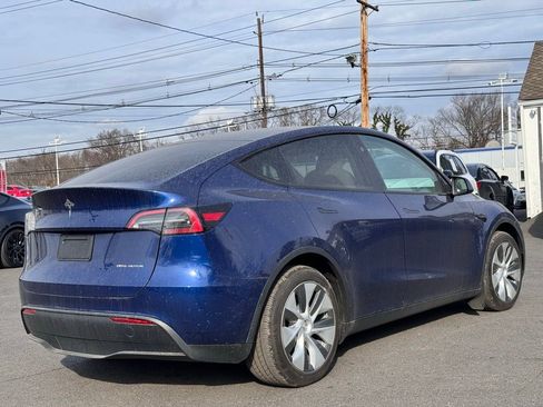 Used 2024 Tesla Model Y Long Range image 8