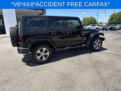 Used 2017 Jeep Wrangler Unlimited Sahara w/ Connectivity Group AWD/4WD image 10